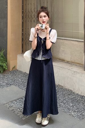 Sophisticated Short-Sleeve Top and Skirt Set for Summer - Elegant OOTD Outfit with Age-Reducing Vibes