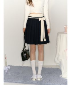 Sophisticated Women's Short Blazer - Casual Spring & Autumn Style, Niche Outfit for Effortless Chic Looks