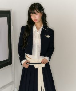 Sophisticated Women's Short Blazer - Casual Spring & Autumn Style, Niche Outfit for Effortless Chic Looks