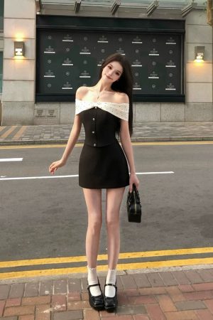 Spicy Girl Design One-Shoulder Polka Dot Slim Fit Short Sleeve Top & Half Skirt Set for Women - Summer Fashion 90s Y2K Style