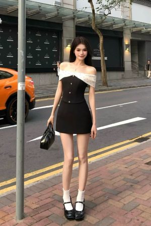 Spicy Girl Design One-Shoulder Polka Dot Slim Fit Short Sleeve Top & Half Skirt Set for Women - Summer Fashion 90s Y2K Style