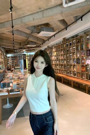 Spicy Girl Polo Collar Knitted Sleeveless Vest - High-End Women's White Summer Top, Trendy Niche Fashion