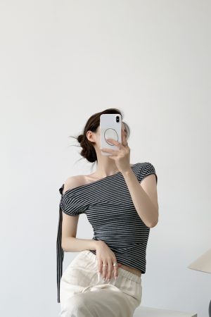 Spicy Girl Style One-Sided Strap Off-Shoulder Short Sleeve T-Shirt for Women, Slim Fit Summer Top, Trendy Casual Wear