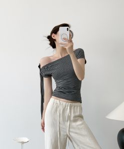 Spicy Girl Style One-Sided Strap Off-Shoulder Short Sleeve T-Shirt for Women, Slim Fit Summer Top, Trendy Casual Wear