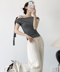 Spicy Girl Style One-Sided Strap Off-Shoulder Short Sleeve T-Shirt for Women, Slim Fit Summer Top, Trendy Casual Wear