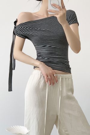 Spicy Girl Style One-Sided Strap Off-Shoulder Short Sleeve T-Shirt for Women, Slim Fit Summer Top, Trendy Casual Wear