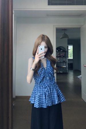 Spicy Girl V-Neck Sleeveless Camisole with Waist-Cinching Design - Summer Plaid Top for a Chic Temperament