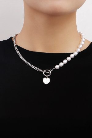 Spliced Chain Imitation Pearl Necklace with Heart-Shaped Mother-of-Pearl Beads, Women's Clavicle Chain, Light Luxury Jewelry