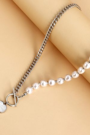 Spliced Chain Imitation Pearl Necklace with Heart-Shaped Mother-of-Pearl Beads, Women's Clavicle Chain, Light Luxury Jewelry