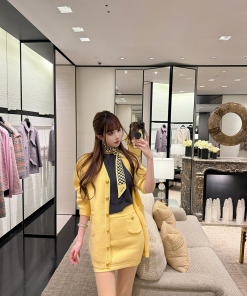 Spring 2025 Women's Niche Knitted Two-Piece Set - Artistic Jacket and Short Skirt for Stylish Fashion Lovers