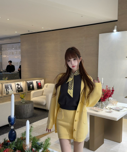 Spring 2025 Women's Niche Knitted Two-Piece Set - Artistic Jacket and Short Skirt for Stylish Fashion Lovers