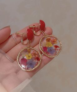 Spring Garden Vintage Burgundy Dried Flower Resin Earrings for Women - Cute Floral Ear Clips Jewelry Gift