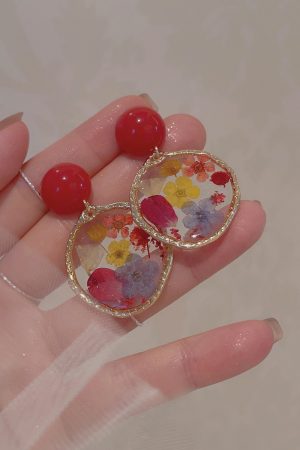 Spring Garden Vintage Burgundy Dried Flower Resin Earrings for Women - Cute Floral Ear Clips Jewelry Gift