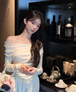 Spring Lace Trim One-Shoulder Off-White Short Crop Top - Women's Shoulder-Baring T-Shirt in Y2K Style