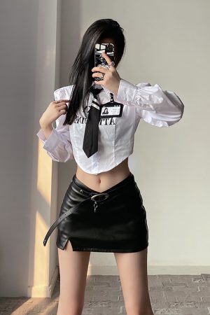 Spring Retro Spicy Girl Mid-Low Waist V-Shaped A-Line Leather Skirt - Trendy Y2K Fashion for a Playful Look