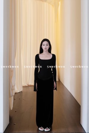 Spring Summer Square Neck Knitted Top with Slightly Flared Sleeves, Versatile Slim Fit Women's Sweater, Casual Layering Essential