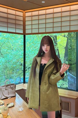 Spring-Summer Two-Piece Skirt and Shirt Set for Women, High-End Runway Style, Intelligent Beauty in Green, Chic Fashion Ensemble