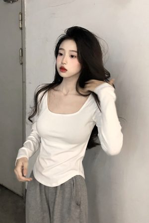 Square Collar Long Sleeve T-Shirt for Women - White Base Layer, Waist-Cinching Slim Fit, Fishbone Short Top, Trendy Style