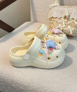 Star-Shaped Non-Slip Hole Shoes for Women - Thick-Soled Height-Increasing Summer Outdoor Slippers