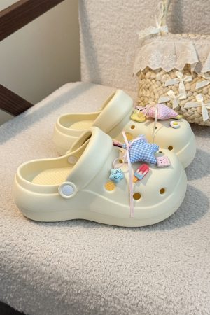 Star-Shaped Non-Slip Hole Shoes for Women - Thick-Soled Height-Increasing Summer Outdoor Slippers