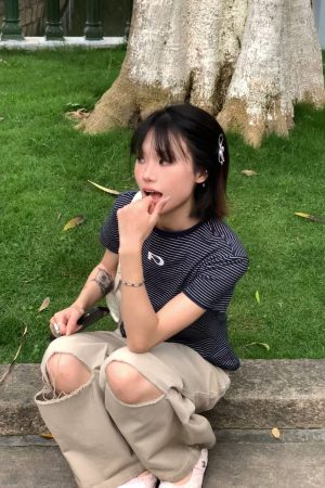 Striped Shoulder Short Sleeve Women's T-shirt - Trendy Summer Top with Niche Design for Casual Style