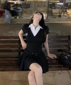 Stylish Black Fake Two-Piece Short Sleeve Dress for Women, Waist-Cinching, Pleated Skirt, Sweet and Spicy Summer Fashion