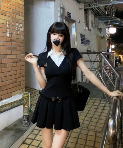 Stylish Black Fake Two-Piece Short Sleeve Dress for Women, Waist-Cinching, Pleated Skirt, Sweet and Spicy Summer Fashion