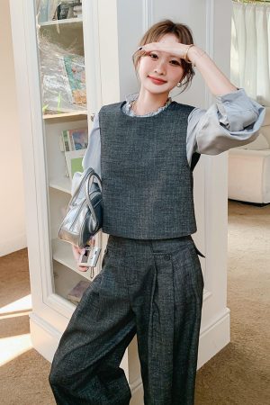 Stylish College-Style Gray Vest and Wide-Leg Pants 3-Piece Set for a Casual OOTD Look, Age-Reducing Fashion Ensemble