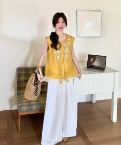 Stylish Embroidered Vest and Wide-Leg Pants Set for Women - Unique White Two-Piece Outfit for Summer 2025, Trendy and Loose Fit