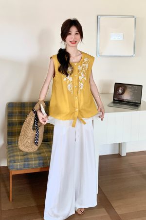 Stylish Embroidered Vest and Wide-Leg Pants Set for Women - Unique White Two-Piece Outfit for Summer 2025, Trendy and Loose Fit