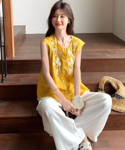 Stylish Embroidered Vest and Wide-Leg Pants Set for Women - Unique White Two-Piece Outfit for Summer 2025, Trendy and Loose Fit