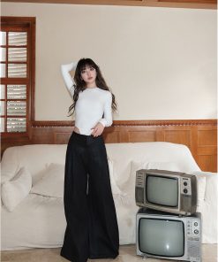 Stylish Fitted Bodysuit for Women - Thoughtful Inner Layer, Perfect for Layering, Y2K Fashion