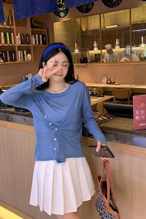 Stylish Green Long Sleeve Tee - Versatile Wear, Sun Protection, Lightweight Fashion Top for Effortless Layering