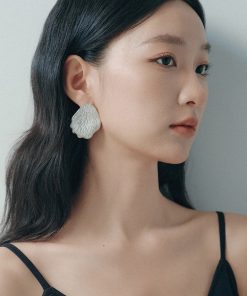 Stylish Matte Silver Petal Earrings with Natural Texture - Artistic Design for Spring/Summer Fashion Trends