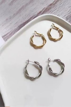 Stylish Minimalist Twisted Hoop Earrings - Unique Design, Exquisite Versatile Fashion Accessories for a High-End Look