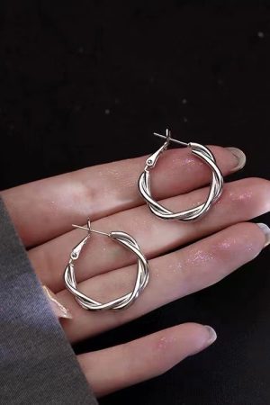 Stylish Minimalist Twisted Hoop Earrings - Unique Design, Exquisite Versatile Fashion Accessories for a High-End Look