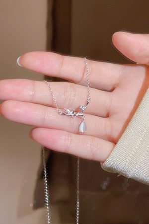Summer Bamboo Water Drop Necklace for Women - 2025 Trendy Light Luxury Collarbone Chain, Exquisite High-End Accessory