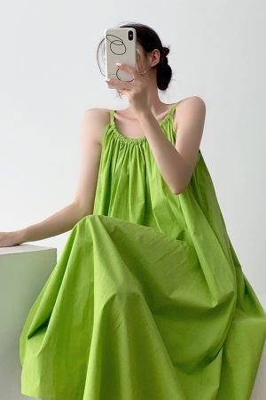 Summer Dopamine Off-Shoulder Camisole Dress for Women, Adjustable Pleated Sleeveless Long Dress, Elegant Beach Vacation Style