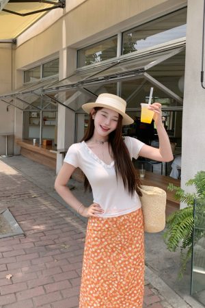Summer Korean Style Slim-Fit Tencel Lace Short-Sleeve V-Neck T-Shirt for Women - Fashionable and Stylish