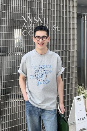 Summer Relief Smile Face Short Sleeve T-Shirt for Men â€“ Loose Casual Style, Trendy American Design, Perfect for 90s and Y2K Fashion