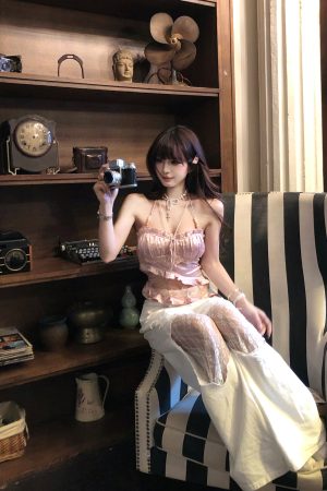 Summer Women's Halter Camisole - Sweetheart French Lace, Slimming Design, Fragrant Chic Top for Hot Girls