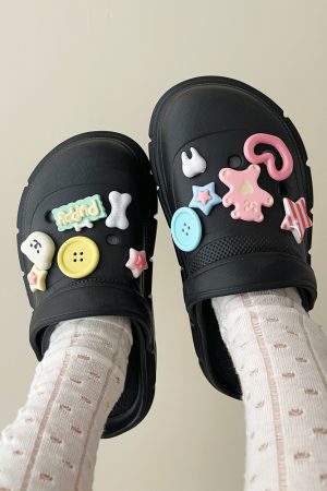 Summer Women's Thick-Soled Little Bear Star Hole Shoes - Height-Increasing Outdoor Slippers for 2025, Y2K Inspired