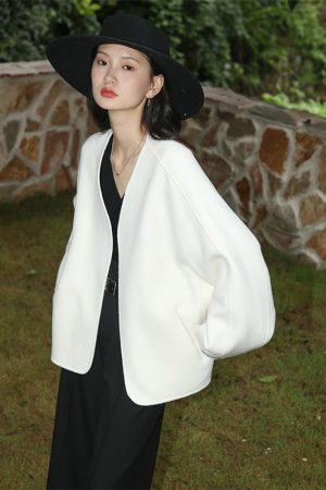 Supercape Short Coat in Double-Faced Pure Wool - Elegant Outerwear for Chic Style