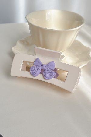 Sweet Purple Bow Shark Clip Hairpin - Cute Milk White Grasp Clip for Girls, Minimalist Design, Trendy Internet Celebrity Style 2025