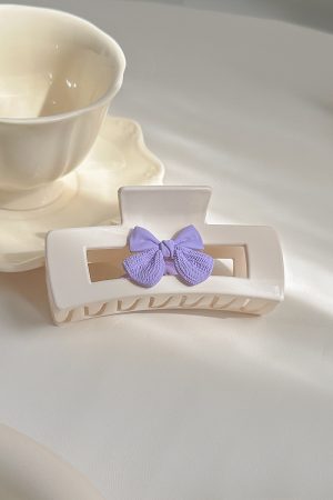Sweet Purple Bow Shark Clip Hairpin - Cute Milk White Grasp Clip for Girls, Minimalist Design, Trendy Internet Celebrity Style 2025