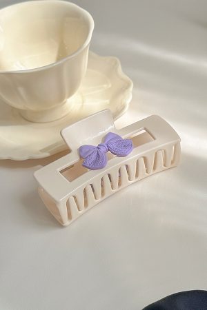 Sweet Purple Bow Shark Clip Hairpin - Cute Milk White Grasp Clip for Girls, Minimalist Design, Trendy Internet Celebrity Style 2025