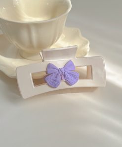 Sweet Purple Bow Shark Clip Hairpin - Cute Milk White Grasp Clip for Girls, Minimalist Design, Trendy Internet Celebrity Style 2025