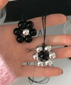 Sweetheart Korean Flower Pendant Necklace, Long Pullable Sweater Chain, Trendy Ins Style Accessory for Girls