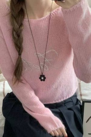 Sweetheart Korean Flower Pendant Necklace, Long Pullable Sweater Chain, Trendy Ins Style Accessory for Girls