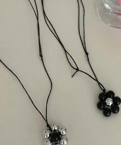 Sweetheart Korean Flower Pendant Necklace, Long Pullable Sweater Chain, Trendy Ins Style Accessory for Girls